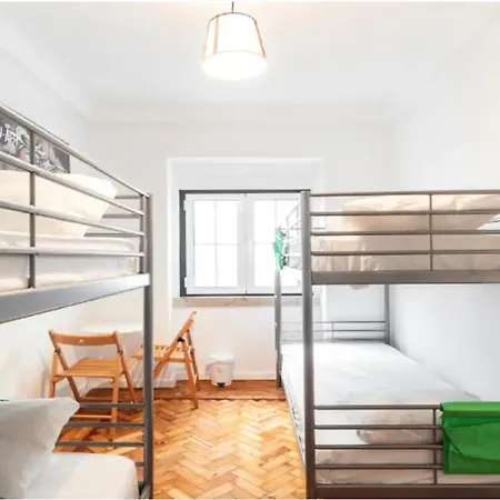 Brand New Fully Furnished Just 20 Meters From Anjos Metro Station 17 Penzion