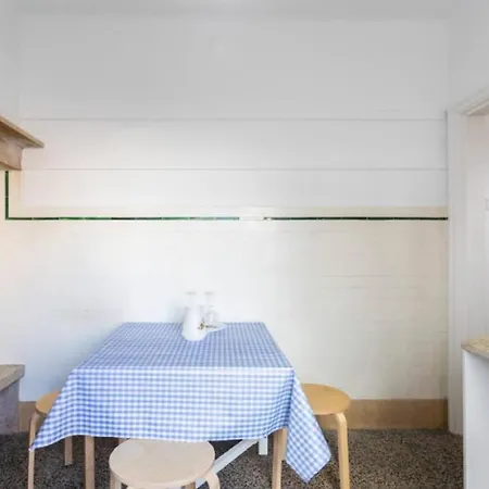 Brand New Fully Furnished Just 20 Meters From Anjos Metro Station 17 Penzion Lisboa