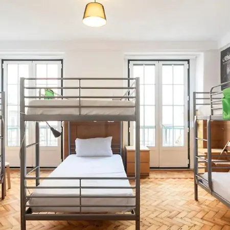 Brand New Fully Furnished Just 20 Meters From Anjos Metro Station 17 Penzion