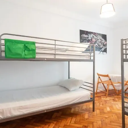 Brand New Fully Furnished Just 20 Meters From Anjos Metro Station 17 Penzion